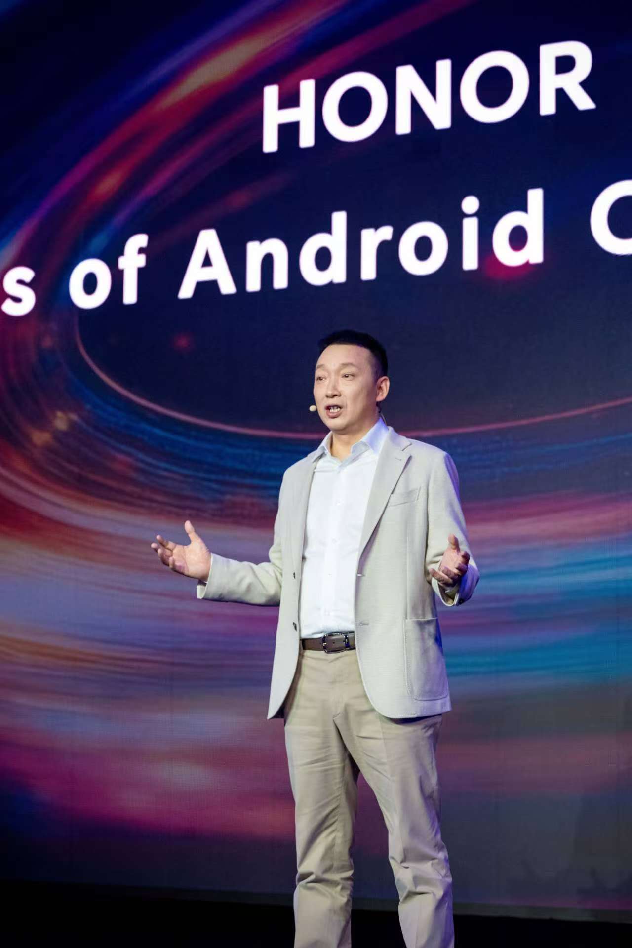 荣耀凭AI创新技术及产品斩获MWC 2025 超50项媒体大奖