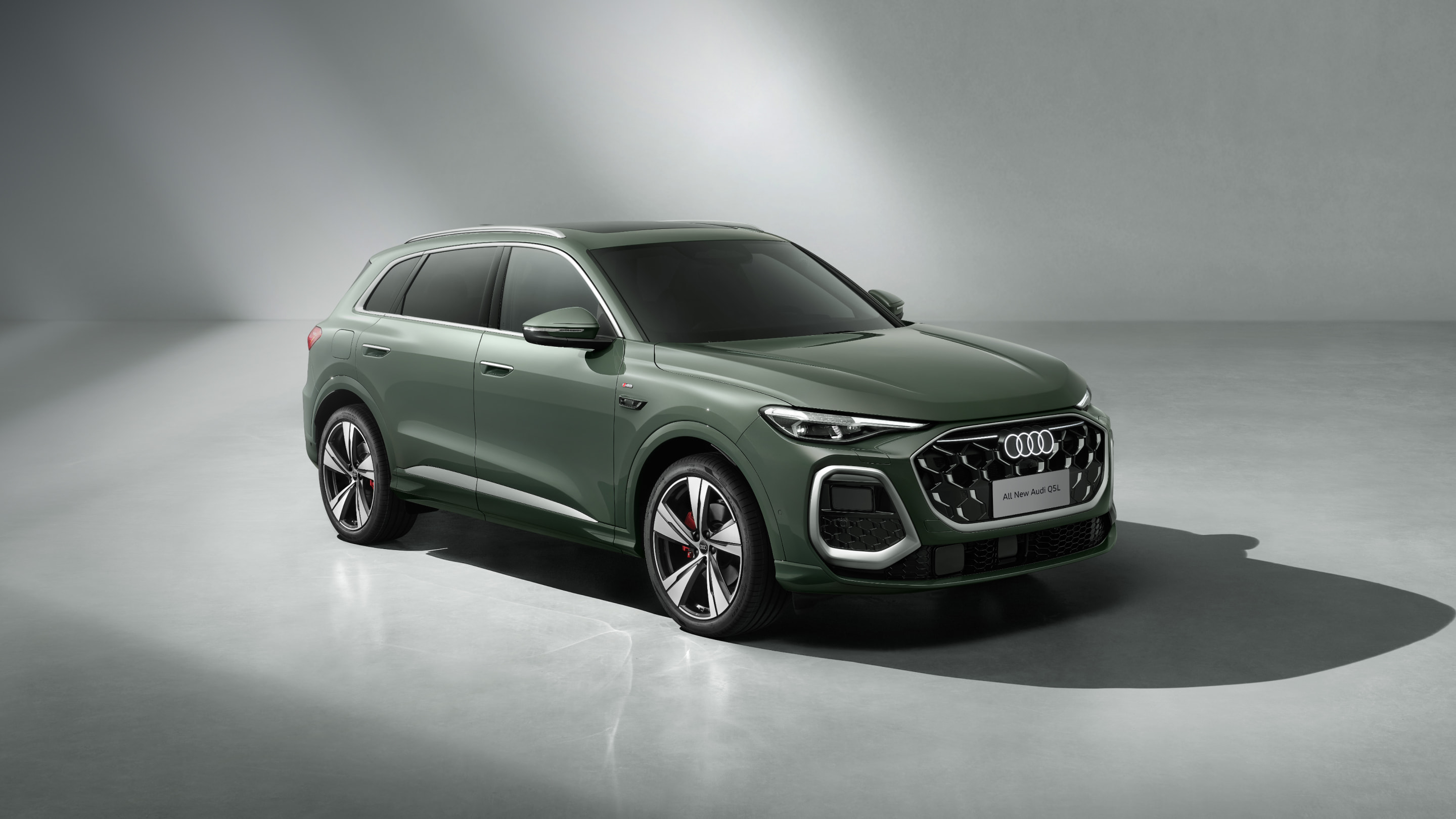 一汽奥迪全新Q5L定于1月15日上市，华为乾崑智驾加持，预售31.3万起