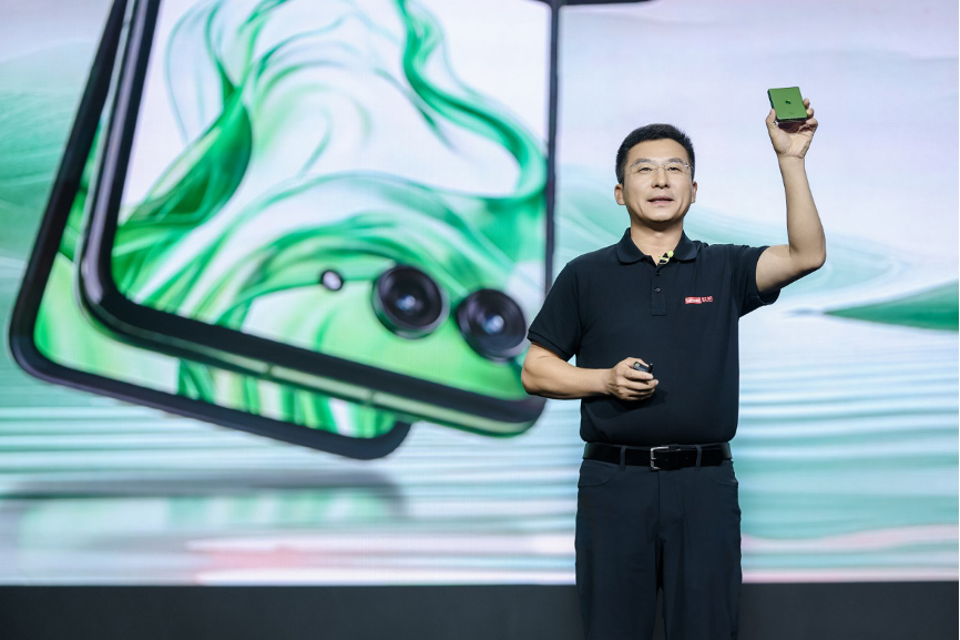 元启版AI手机与AI PC齐发布，联想夏季发布会引领智能终端潮流