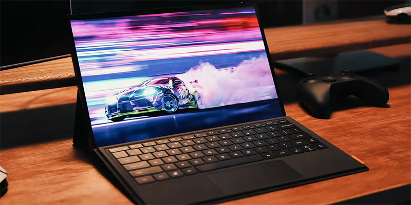 全球首款Panther Lake二合一平板亮相CES 2026